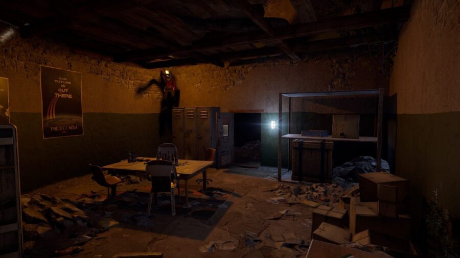 In this strange spot a player can easily blend in with the darkless if the player entering lacks a flashlight/torch making it for a very easy camp location to monitor the green card desk.